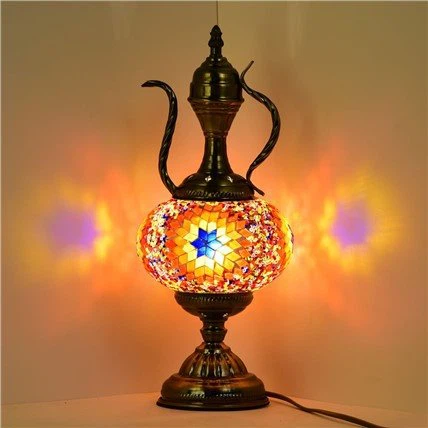 Käsintehdyt lasimosaiikkipöytävalaisimet