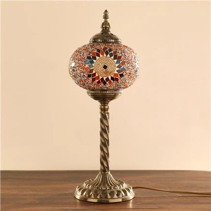 Mosaiikkilasinen turkkilaistyylinen pöytälamppu